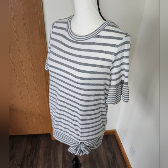 ☀️ Charming Charlie Striped Ruffle Shirt - Picture 3 of 5